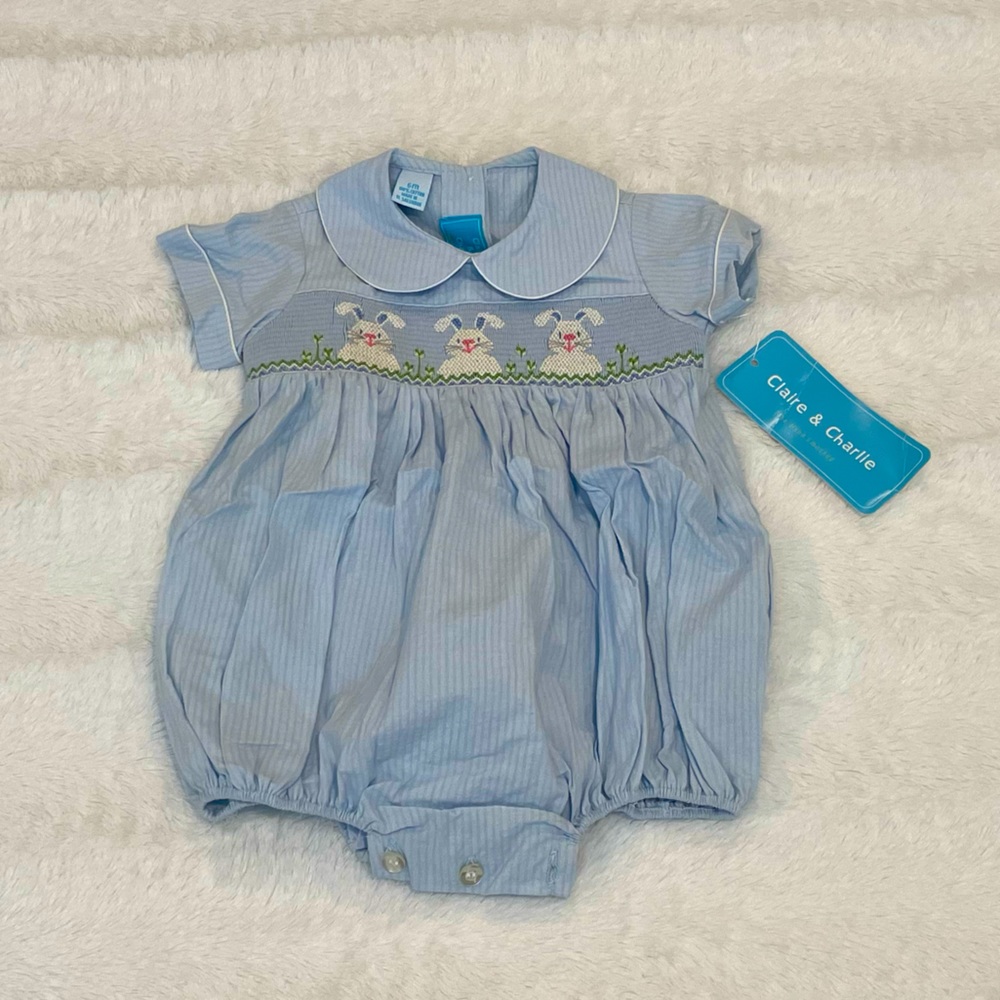 NWT Claire & Charlie Smocked Bunny Bubble Suit—size 6m